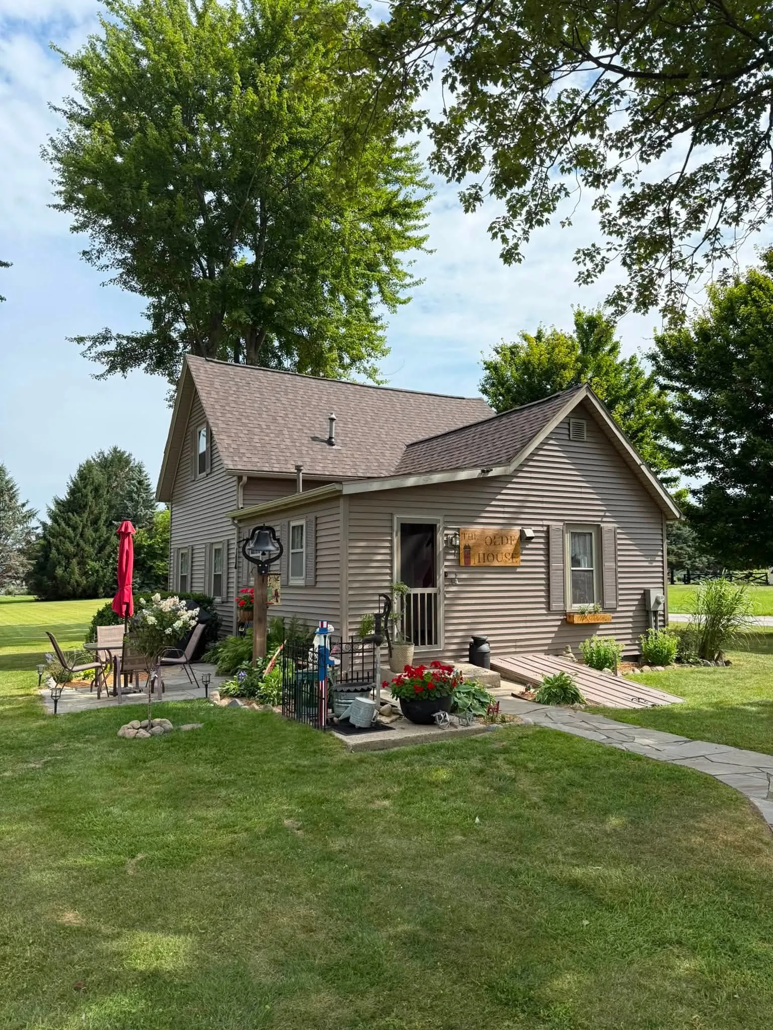 The entry side of the house under the new roof
